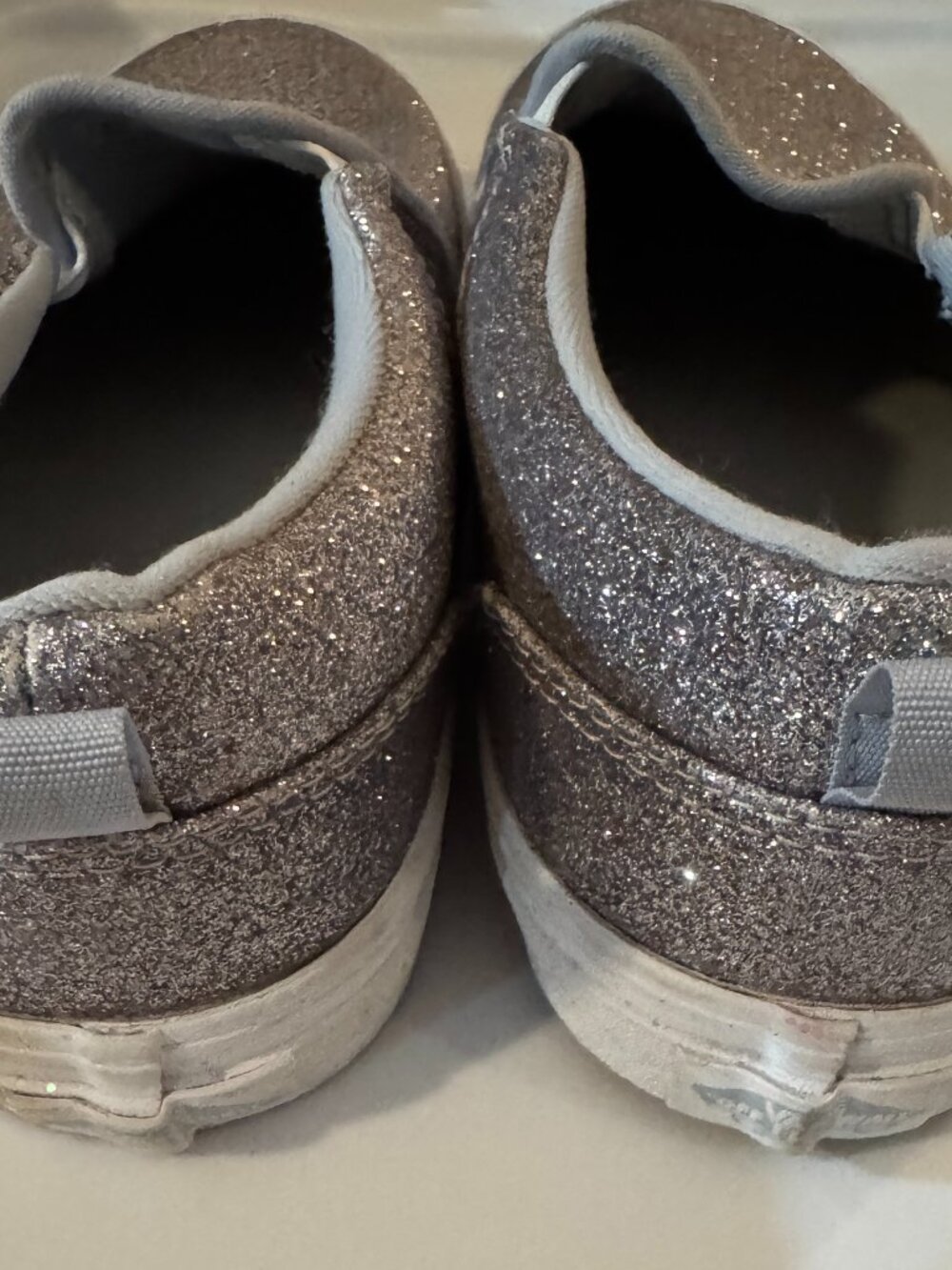 Vans Girls' Missy Silver Glitter Slip-On Sneakers,Size:Girls' 6, Great Condition - Picture 2 of 6